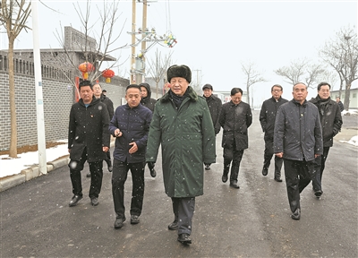 习近平春节前夕赴辽宁看望慰问基层干部群众