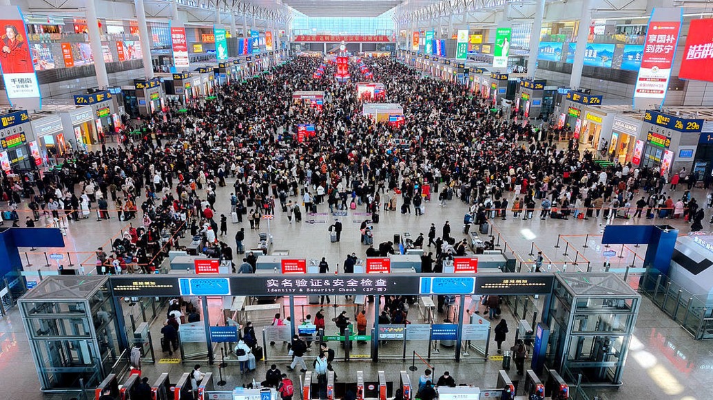 铁路迎来返程客流高峰，全国铁路预计今日发送旅客1450万人次