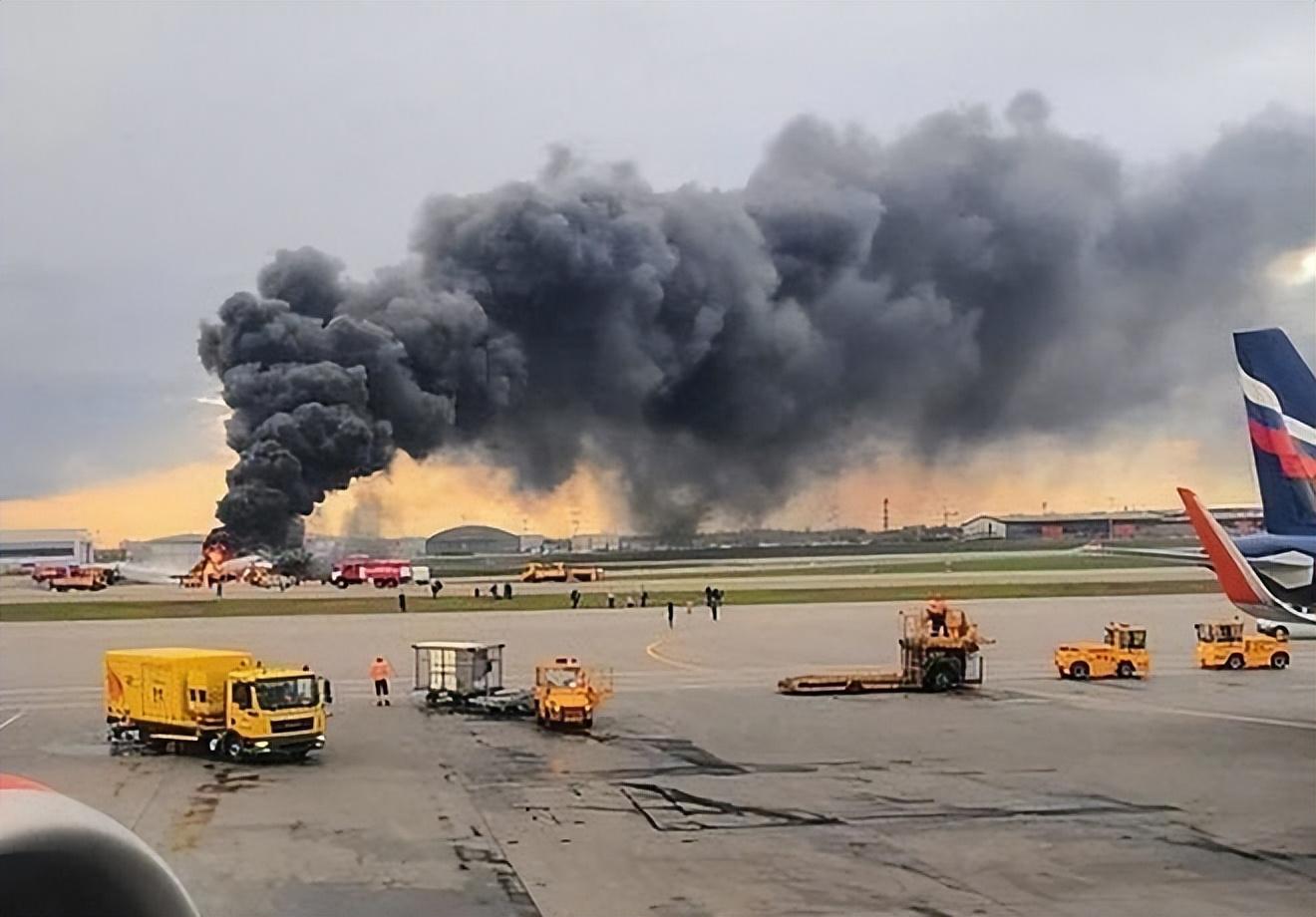 俄多个机场实施临时航空管制